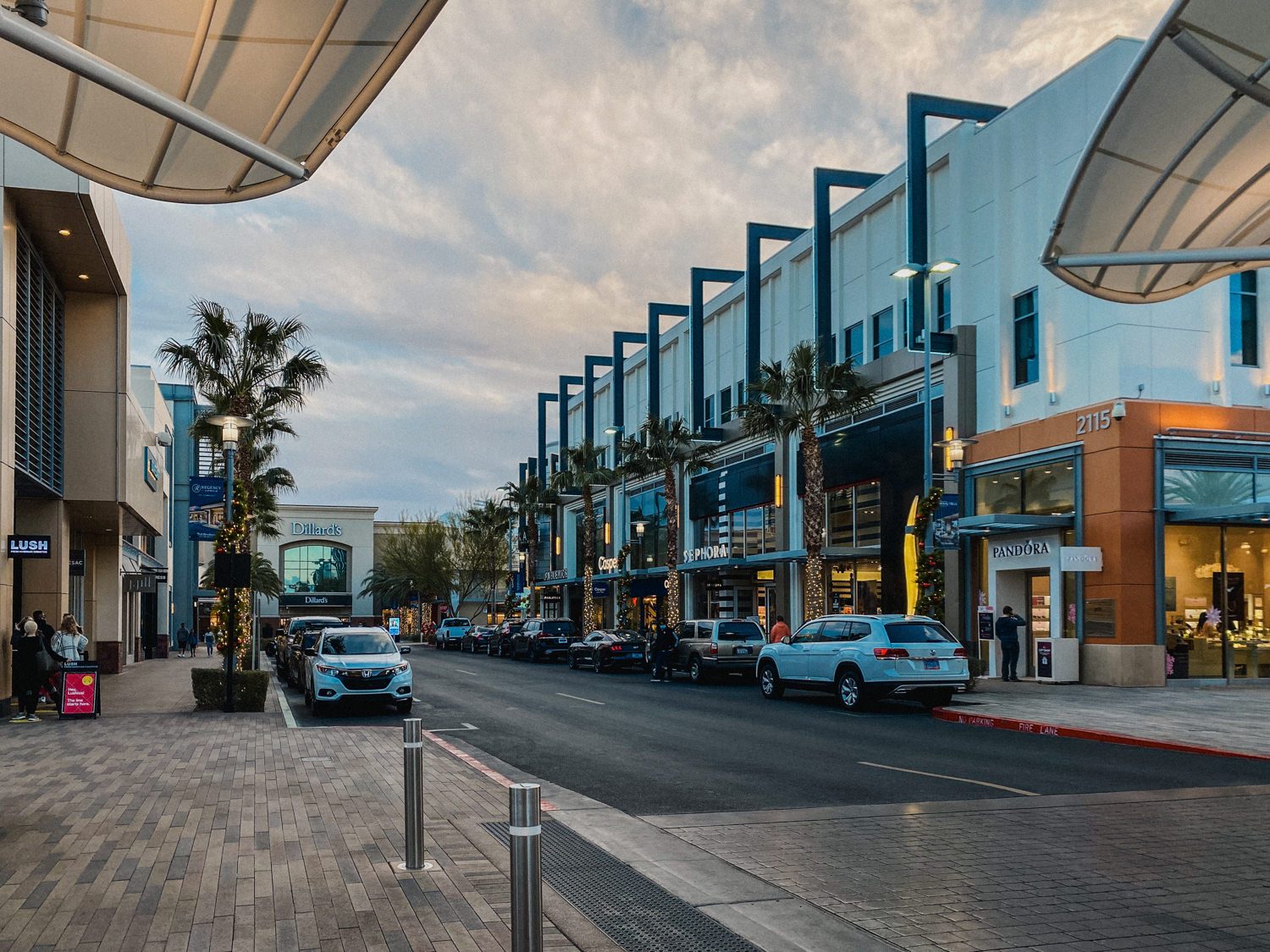 Read more about the article Downtown Summerlin – Outdoor Shopping Center – Las Vegas, Nevada